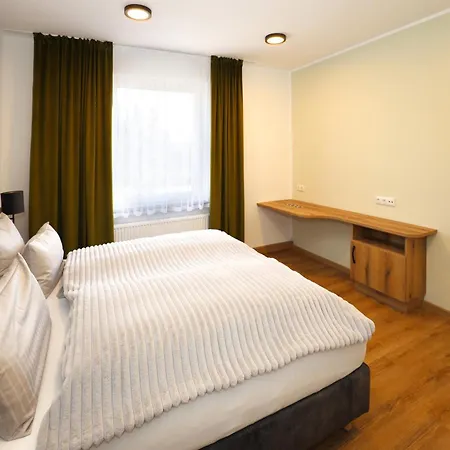 מלון Erlebnis Wald 3*