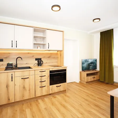 Erlebnis Wald מלון